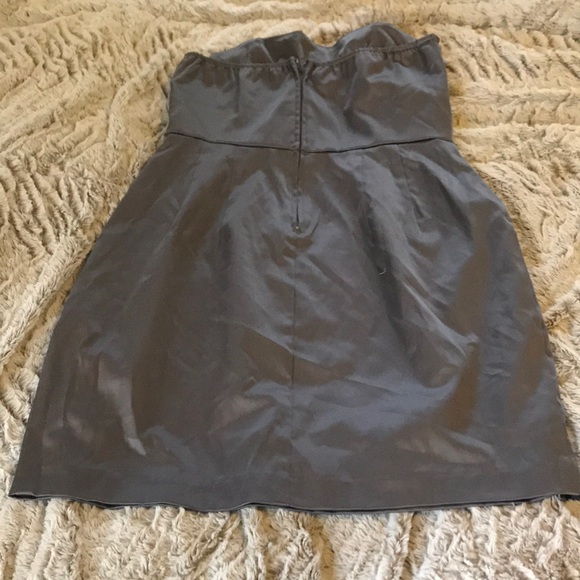 Grey satin strapless dress - Picture 2 of 4